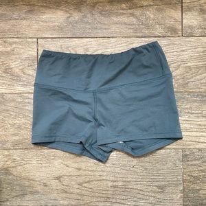 Fleo shorts, power high rise, medium